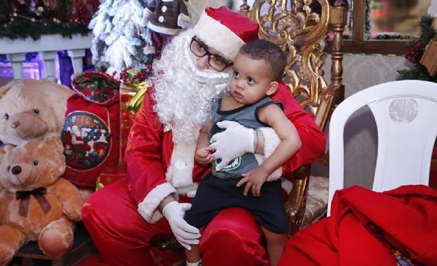 'Natal Feliz' em Vrzea Grande tem Papai Noel, coral e apresentaes de dana at sbado