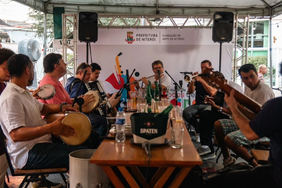 Direto do RJ, Choro na Rua se apresenta em Cuiab no Festival Mato-grossense de Choro