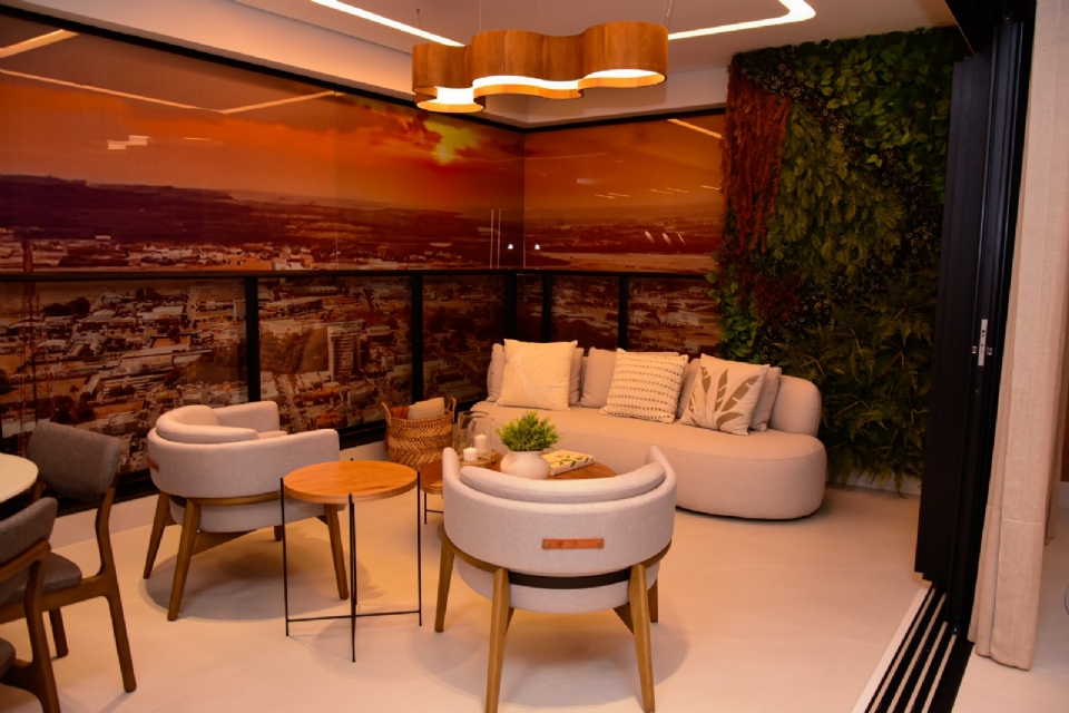 Luxo e conexo com a natureza marcam lanamento do apartamento decorado Razes SB em Sinop