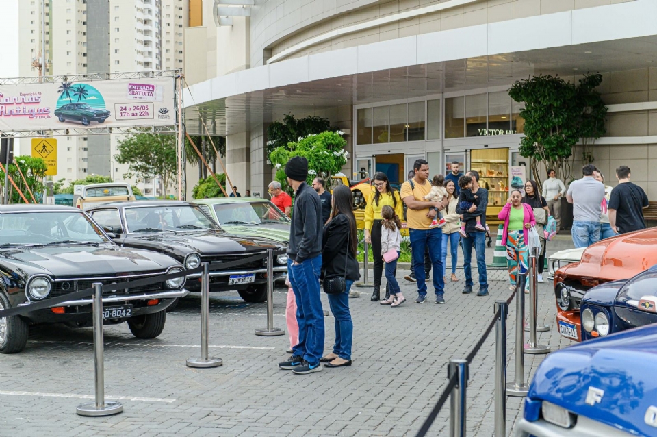 Exposio de Carros Antigos tem trs dias de evento com shows ao vivo e chopp gratuito no Pantanal Shopping