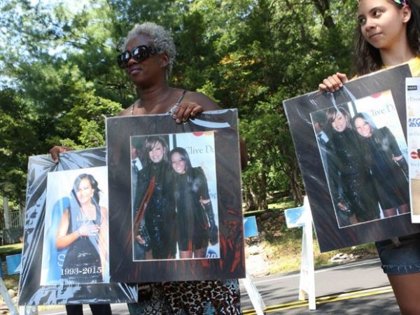 Bobbi Kristina Brown  enterrada ao lado de Whitney Houston nos EUA