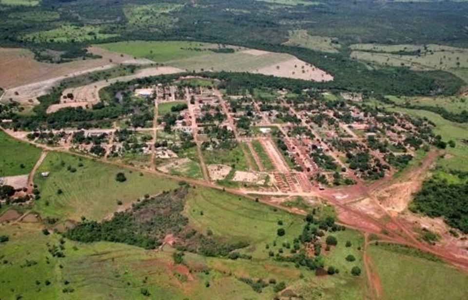 Menor cidade de MT tem cratera de meteoro que pode ter provocado a maior extino de vida na Terra