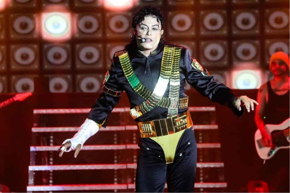 Depois de passar por 3 continentes, cover mais famoso de Michael Jackson faz show especial na Musiva