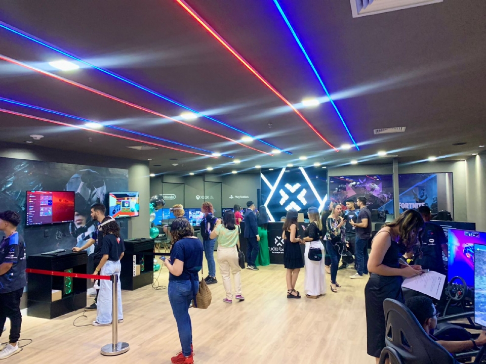 Maior rede de studios de entretenimento e educao gamer do Brasil, Studio Games inaugura loja em Cuiab